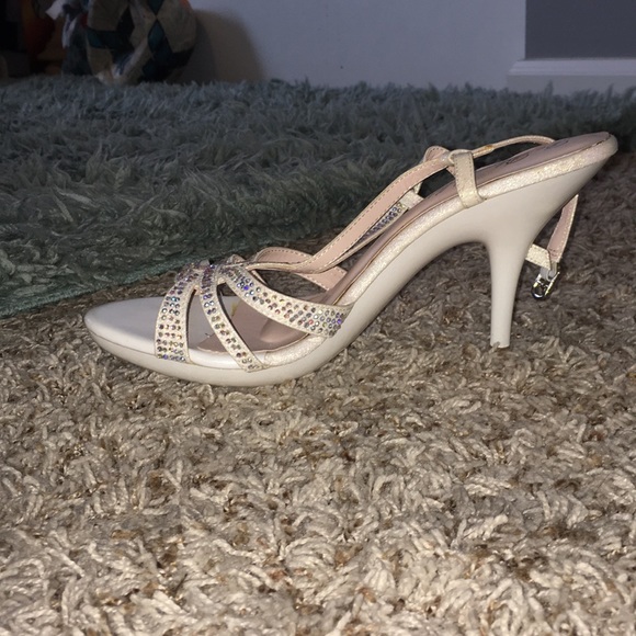 White sparkly heels - Picture 2 of 2